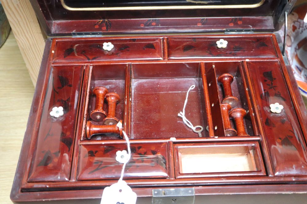 A Japanese lacquer and bone jewellery casket